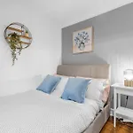 Stylish 3-Bed Smart Tv & Lake Views 5Min To Tube