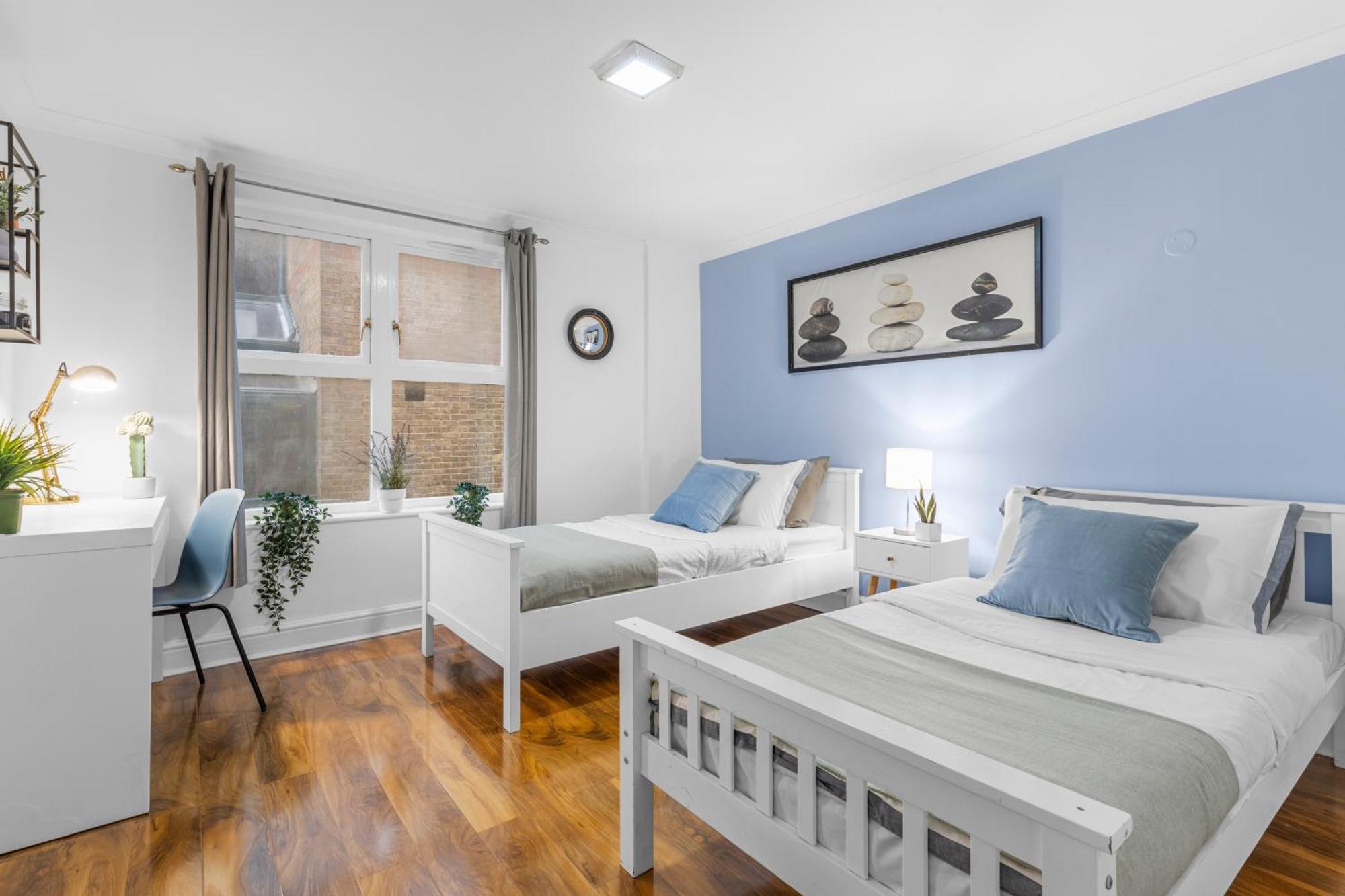 Stylish 3-bed Smart Tv & Views 5min To Tube *